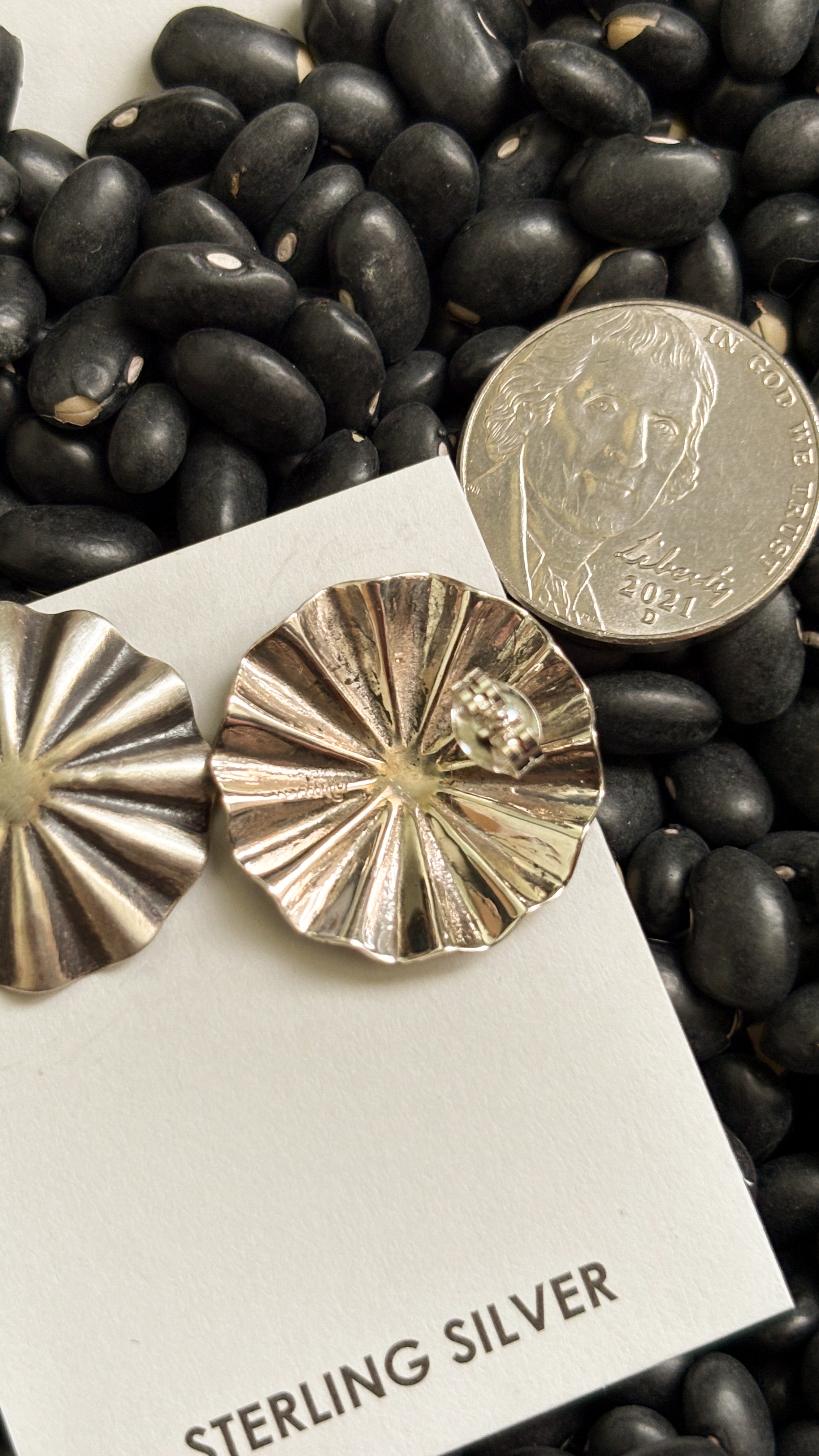 NATIVE AMERICAN MADE ROUND PLAIN CONCHO EARRINGS